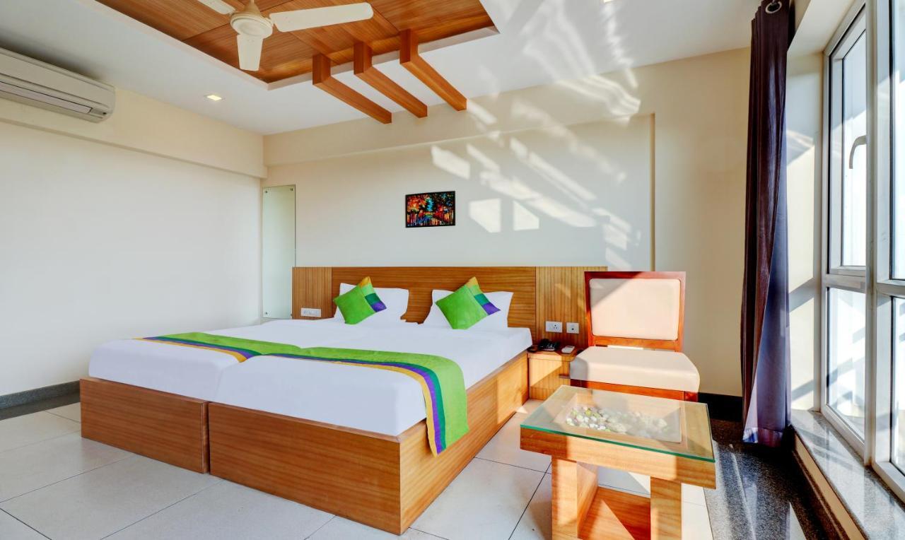 Treebo Park Hotel Thiruvananthapuram Kültér fotó