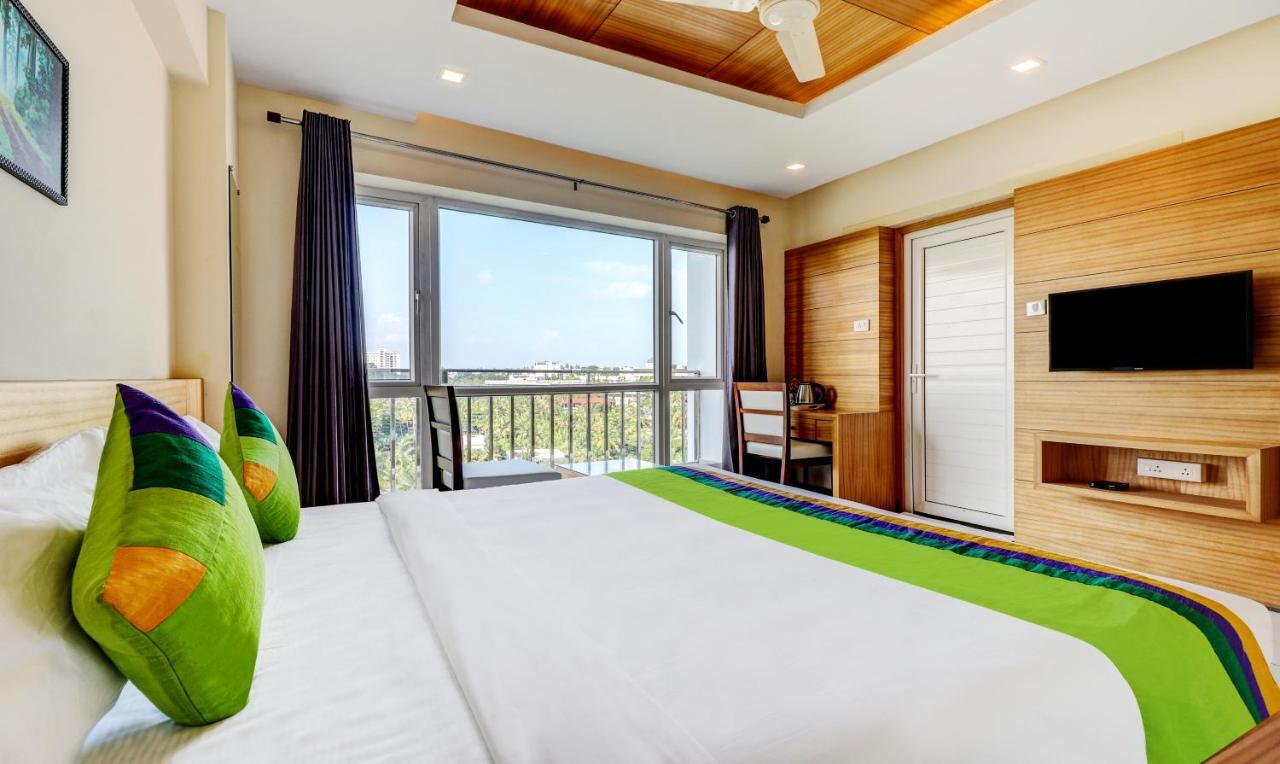 Treebo Park Hotel Thiruvananthapuram Kültér fotó