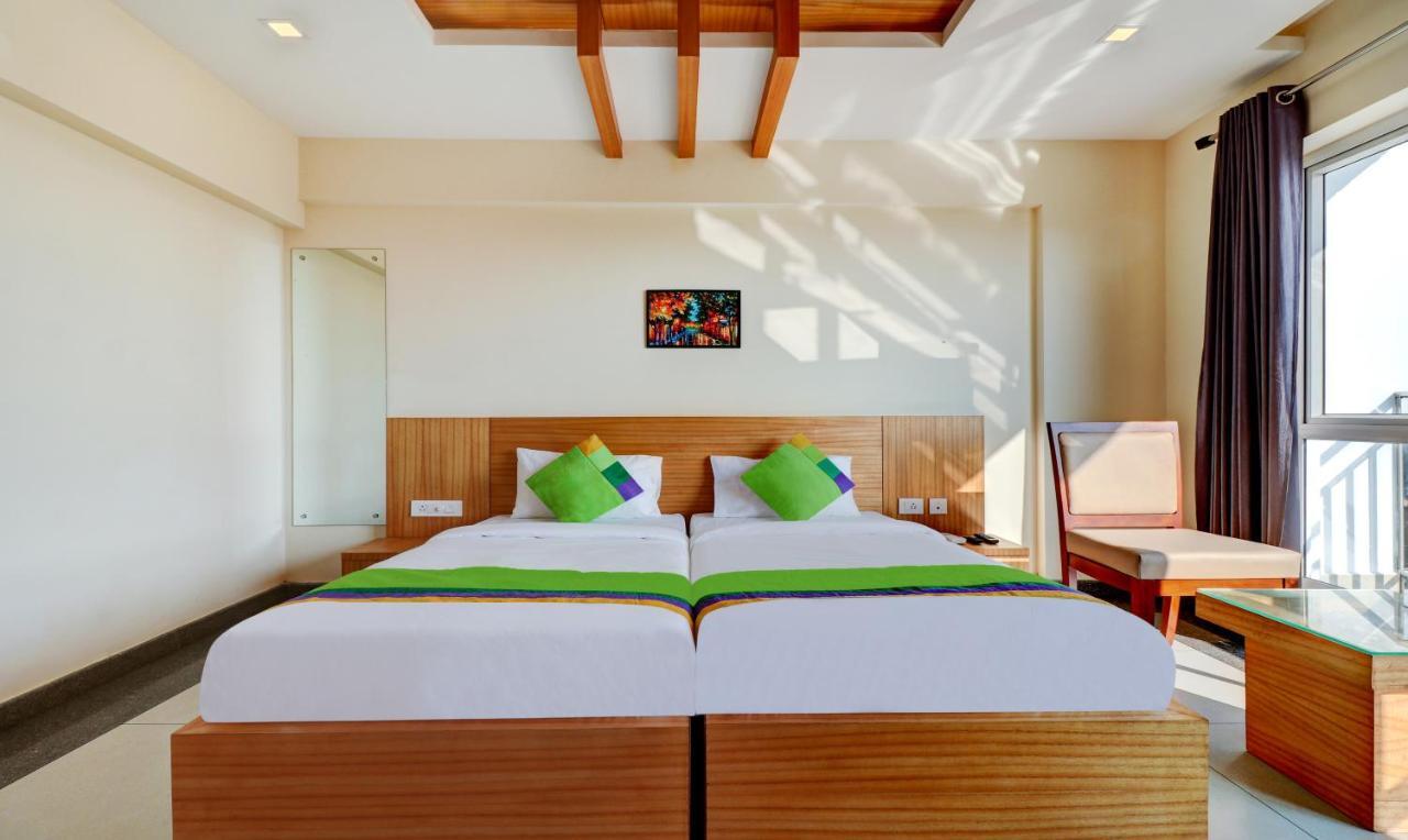 Treebo Park Hotel Thiruvananthapuram Kültér fotó