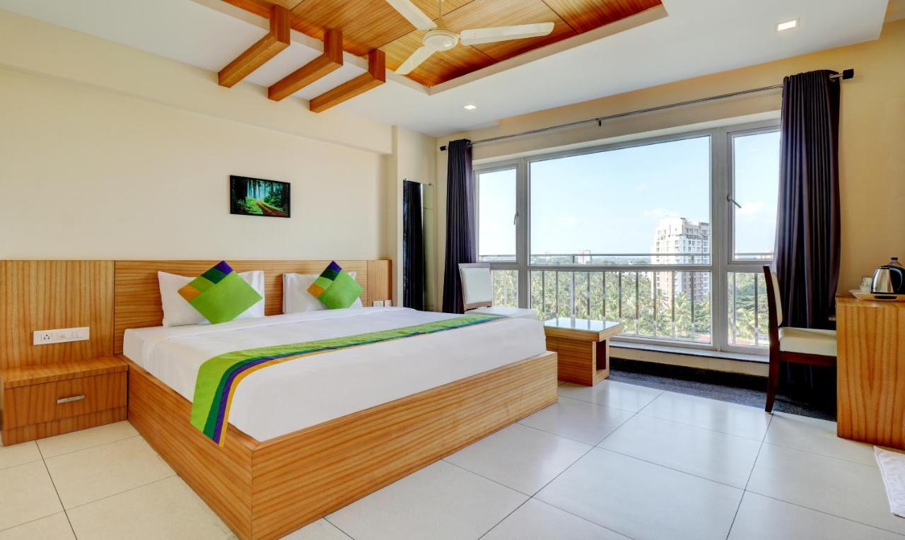 Treebo Park Hotel Thiruvananthapuram Kültér fotó